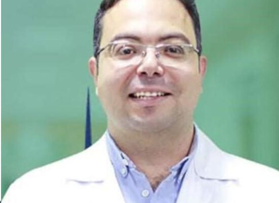 د محمود فاروق